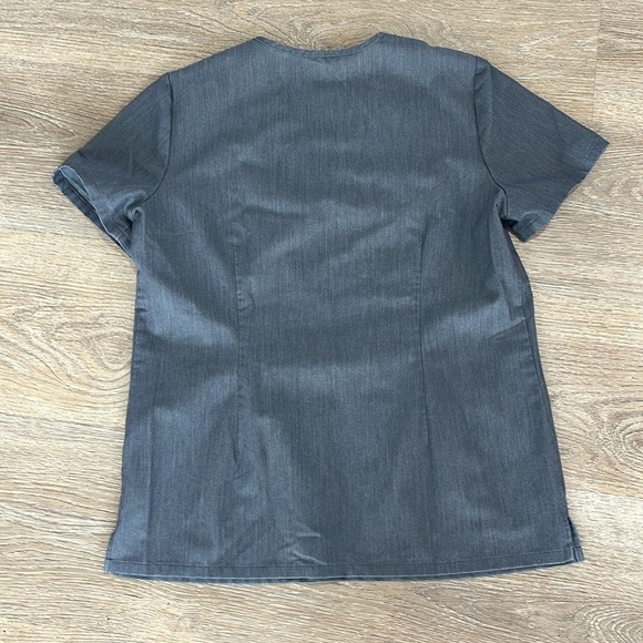 FIGS Casma Three-Pocket Scrub Top‎ Heather Denim Women's Small (Limited Edition) - Picture 9 of 11